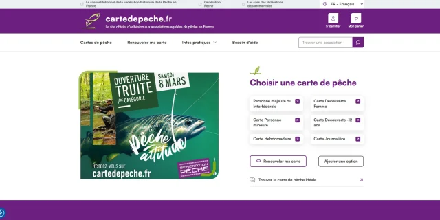 capture d'écran du site cartedepeche.fr. On y voit un visuel présentant un pêcheur au bord d'une petite rivière dans les bois sur le tiers gauche et sur les deux tiers droit on y voit une truite fario dans l'eau. A côté de ce visuel, un menu permet de choisir une carte de pêche.